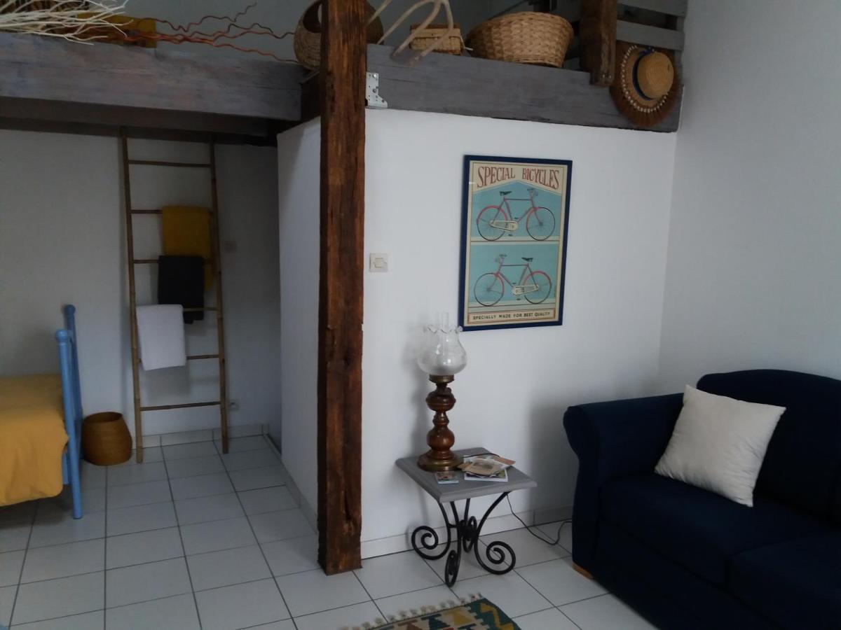 Chambre D'Hotes La Thibaudiere Bressuire Exterior foto